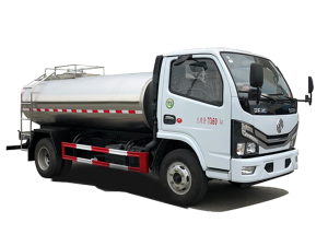 東風(fēng)D6多利卡4.7立方奶罐車(chē)