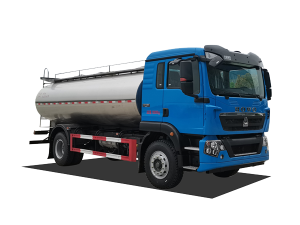 重汽13立方奶罐車(chē)